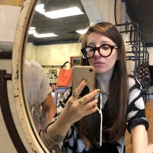 Meet your Posher, Megan